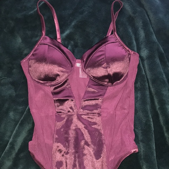 burgundy body suit from bozzolo size medium - Picture 2 of 3